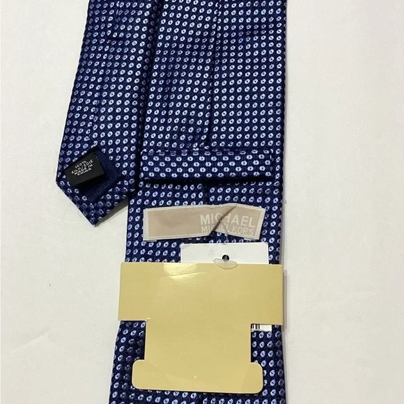 Michael Kors Men’s Silk Necktie NWT - Picture 3 of 6